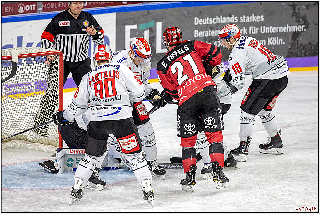 DEL; Koelner Haie - Schwenninger Wild Wings, 06.12.2018